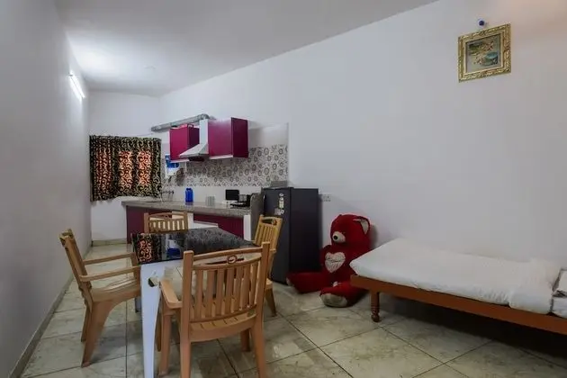 OYO 10094 Home Elegant Stay Hiran Magri - Oda Düzeni