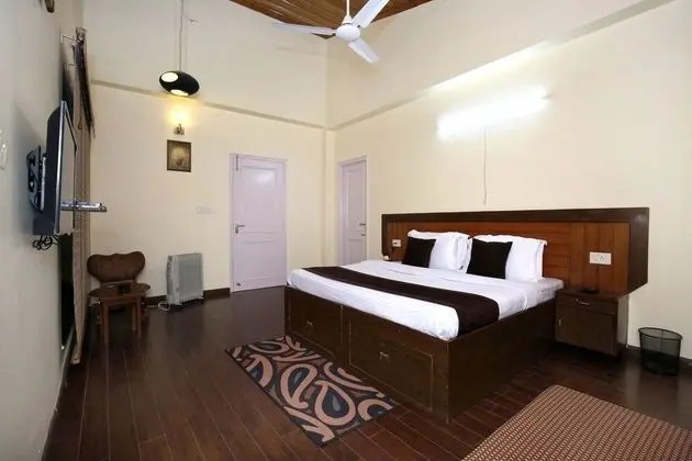 OYO 10097 Home Luxury Cottage Chail - Oda