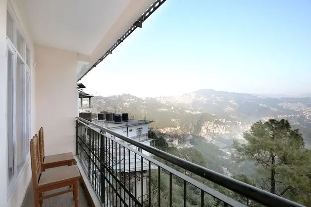 OYO 10165 Home 2BHK Snow View Apartment