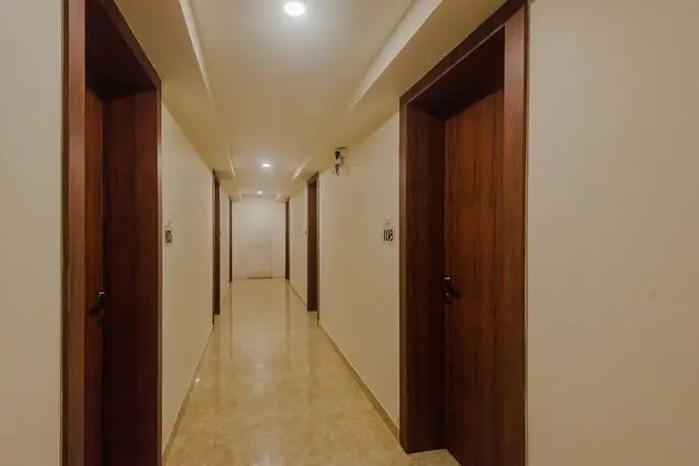 OYO 10166 Hotel D69 Residency - Lobi