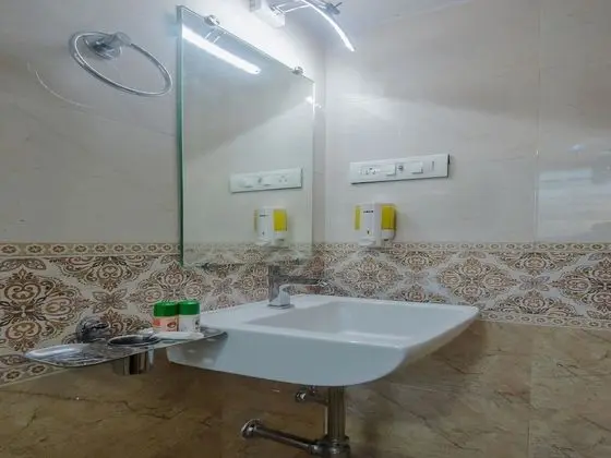 OYO 10217 Hotel Golden Palms - Banyo Tipleri