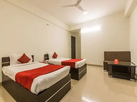 OYO 10219 Hotel Ten Eleven