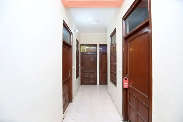 OYO 10239 Holiday INN Paradise - Lobi