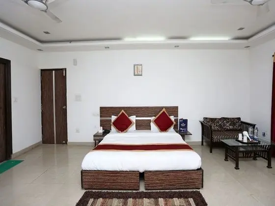 OYO 10257 Hotel Lotus Park