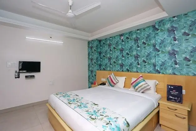 OYO 10263 Hotel Grand Nishat