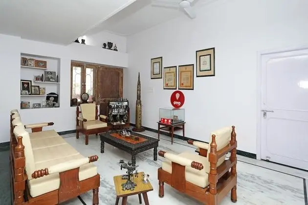 OYO 10298 Home near Sukhadia Circle - Lobi