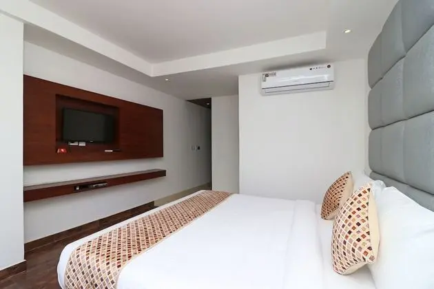 OYO 10327 The K Hotel