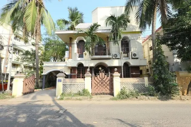 OYO 10356 Hotel Nachiappa Adyar Inn - Dış Mekan