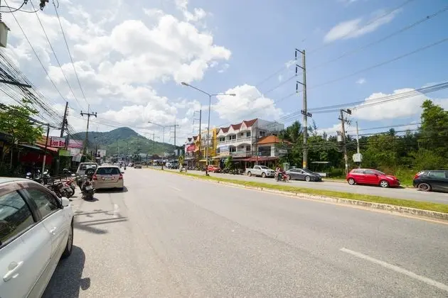 OYO 1037 Kamala Phuket Guesthouse - Dış Mekan