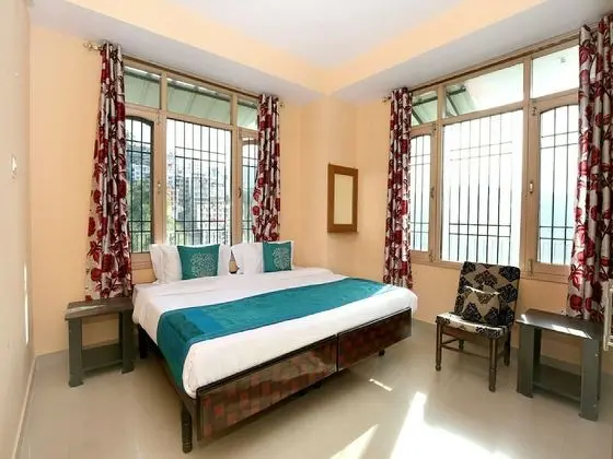 OYO 10409 Home Cozy 4BHK New Shimla