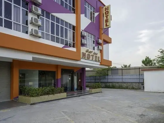 OYO 1043 Get Inn Hotel Sendayan - Genel