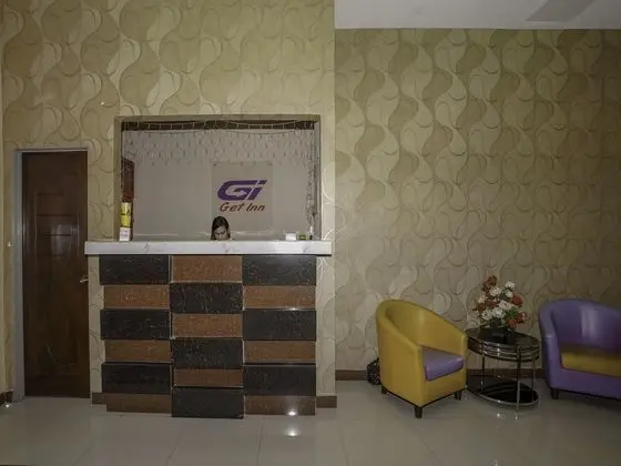 OYO 1043 Get Inn Hotel Sendayan - Lobi