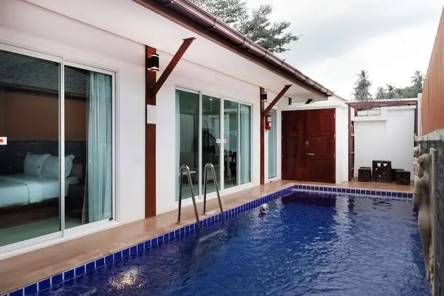 OYO 1043 The Sun Pool Villa - Havuz