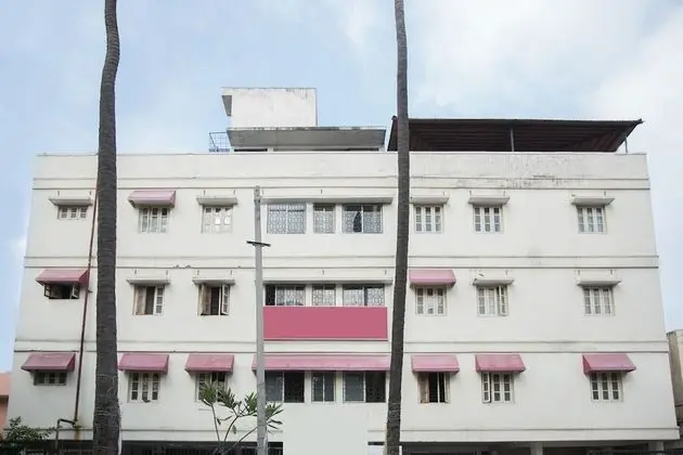 OYO 10473 Basavanagudi