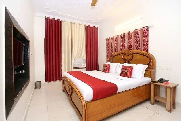 OYO 10539 Hotel Holiday Classic - Öne Çıkan Resim