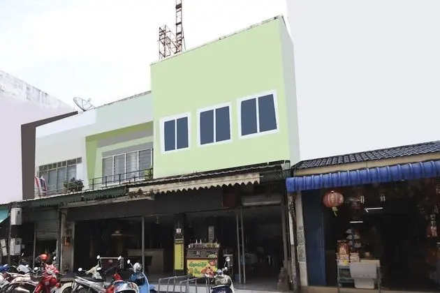 OYO 1054 Phuket Backpacker Hostel - Dış Mekan