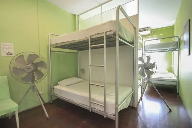 OYO 1054 Phuket Backpacker Hostel - Oda