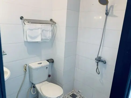 OYO 1054 Rong Vang Hotel - Banyo Tipleri