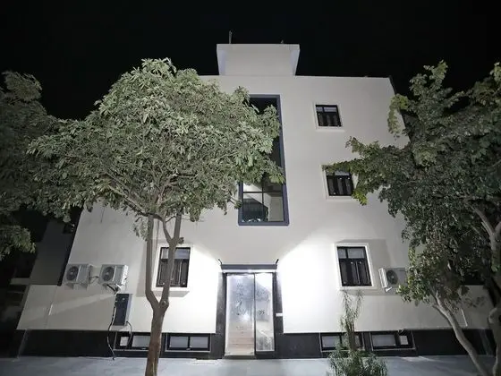 OYO 10581 Platinum Residency - Dış Mekan