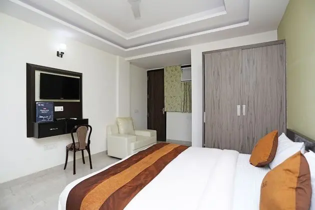 OYO 10581 Platinum Residency - Oda