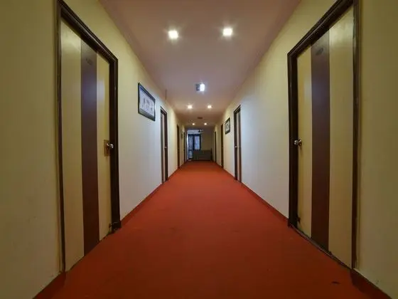 OYO 10599 Hotel R Inn Residency - İç Mekan