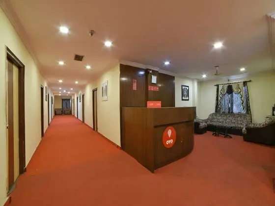 OYO 10599 Hotel R Inn Residency - Lobi