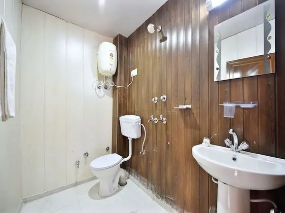 OYO 10633 The Shivalaya Retreat With In - Banyo Tipleri