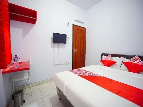 Oyo 1064 Manado Airport Homestay