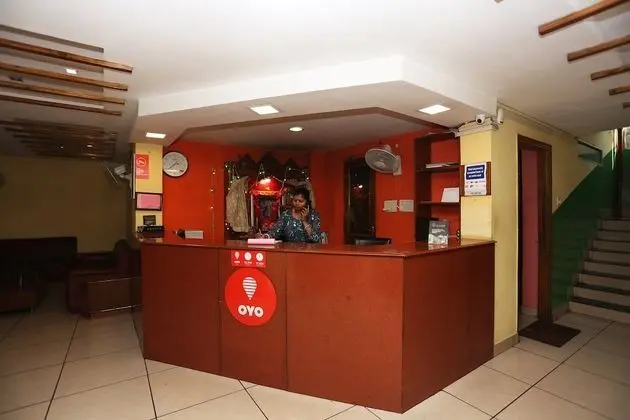 OYO 10685 Hotel Centre Point - Lobi