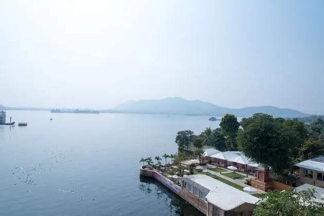 OYO 10704 Hotel Lake Haveli
