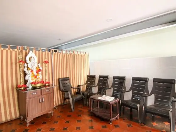 OYO 10711 Hotel NSNR Residency - Lobi