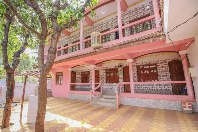 OYO 10728 Home Near Calangute Beach