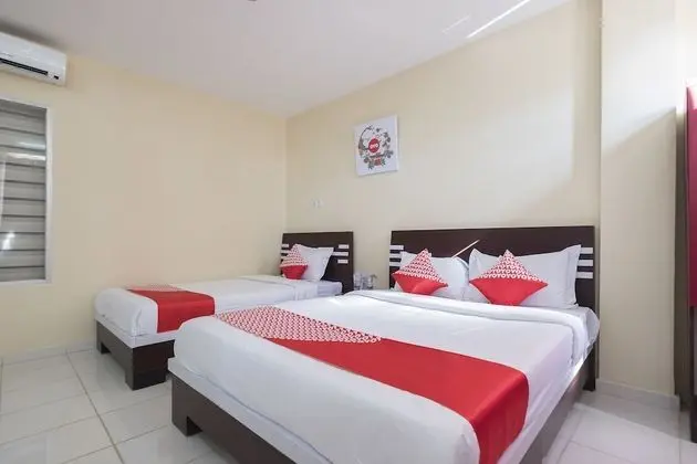 OYO 1075 Rumah Indah Losari Inn - Oda