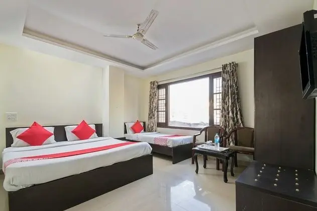 OYO 10753 Hotel Triund Regency