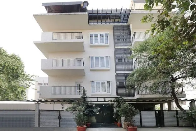 OYO 1078 Hotel Royal Serenity - Dış Mekan
