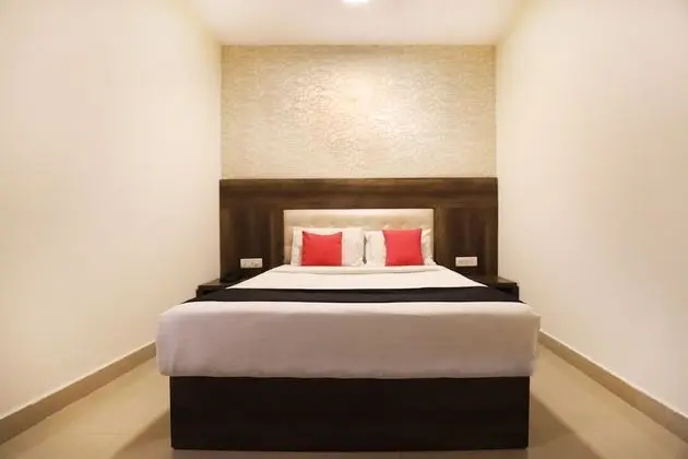 OYO 1078 Hotel Royal Serenity - Oda