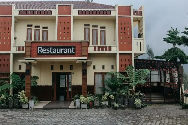 Oyo 1080 Sm Bromo Hotel