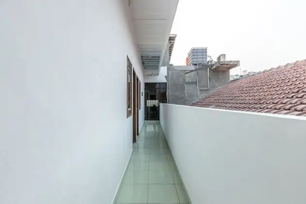 OYO 1082 Kost Arie 1