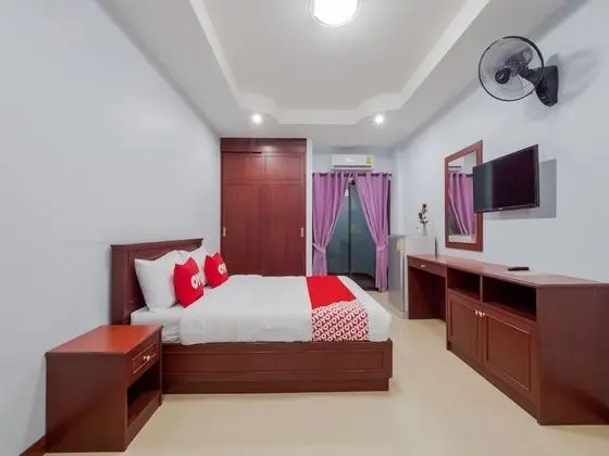 OYO 1087 Udom Khomkham Apartment - Oda