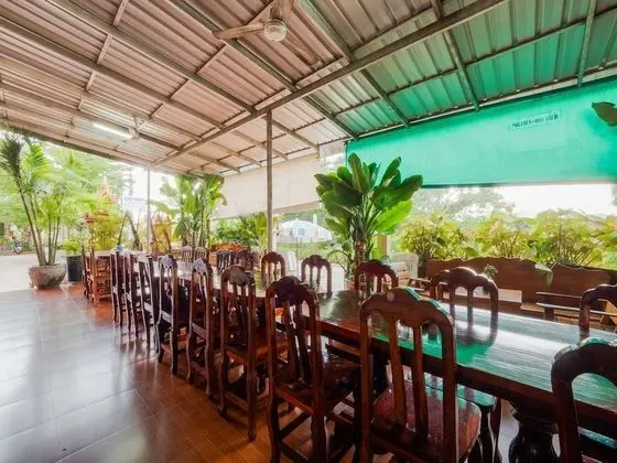 OYO 1087 Udom Khomkham Apartment - Yerinde Yemek