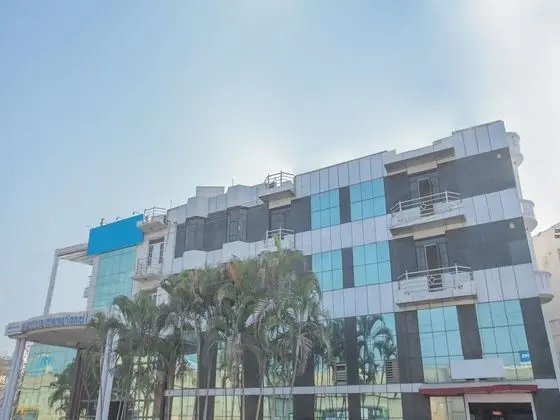 OYO 10885 Hotel Keerthana International - Dış Mekan