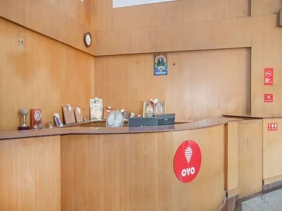 OYO 10885 Hotel Keerthana International - Lobi
