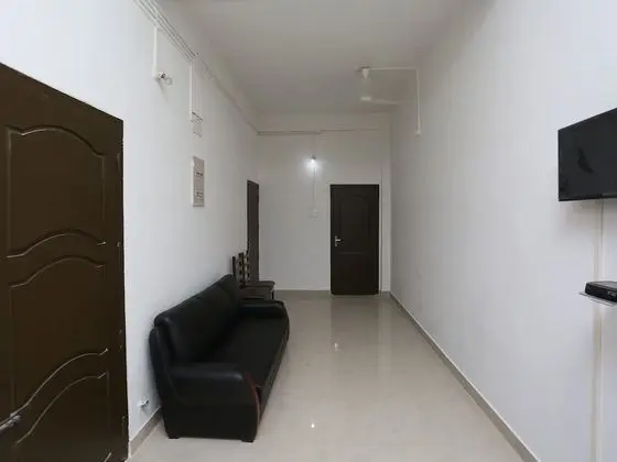 OYO 10912 Nirman Residency - İç Mekan