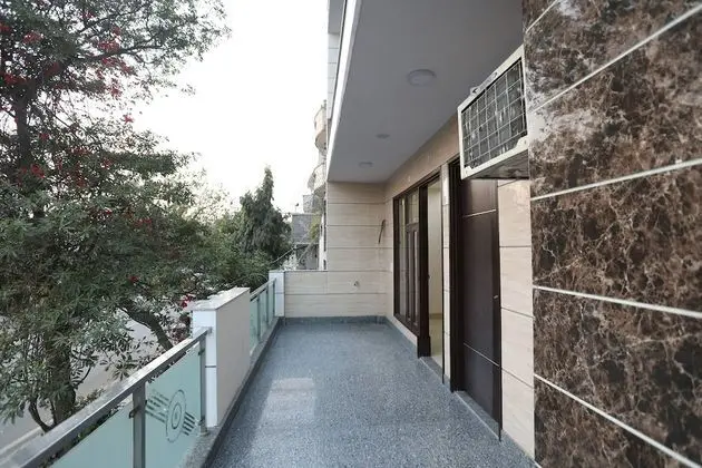 OYO 10960 Hotel Royal India