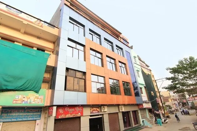 OYO 10969 Hotel US Residency