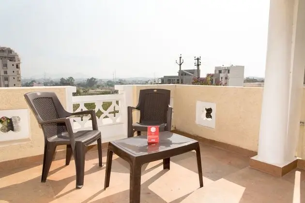 OYO 11064 Home Spacious 3BHK Near Hiran Magri