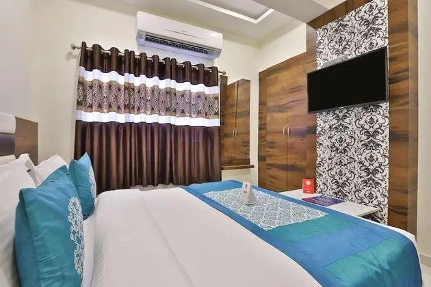 OYO 11067 Hotel Swastik Inn