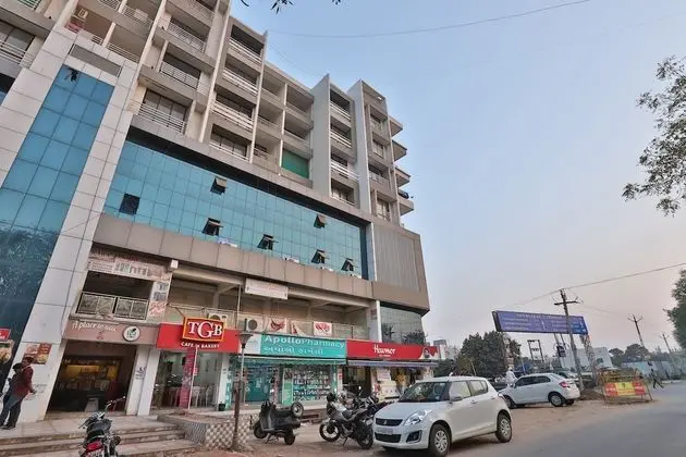 OYO 11072 Hotel Kajri Residency