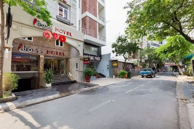 OYO 1108 Iboss Hotel - Dış Mekan