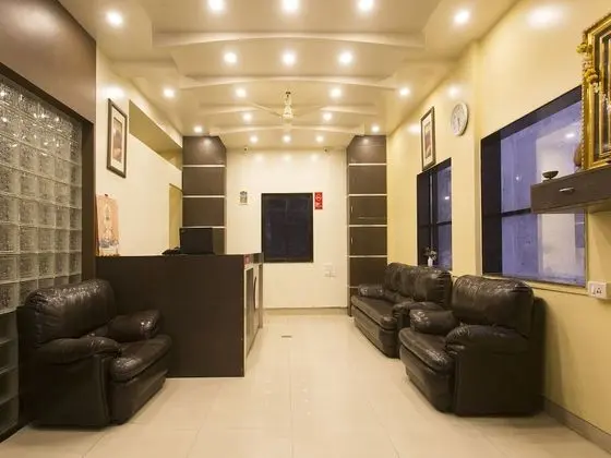 OYO 11091 Hotel Silver Court